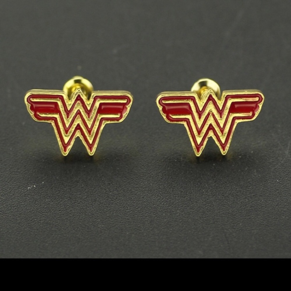 Wonder Woman Earrings - Picture 4 of 5